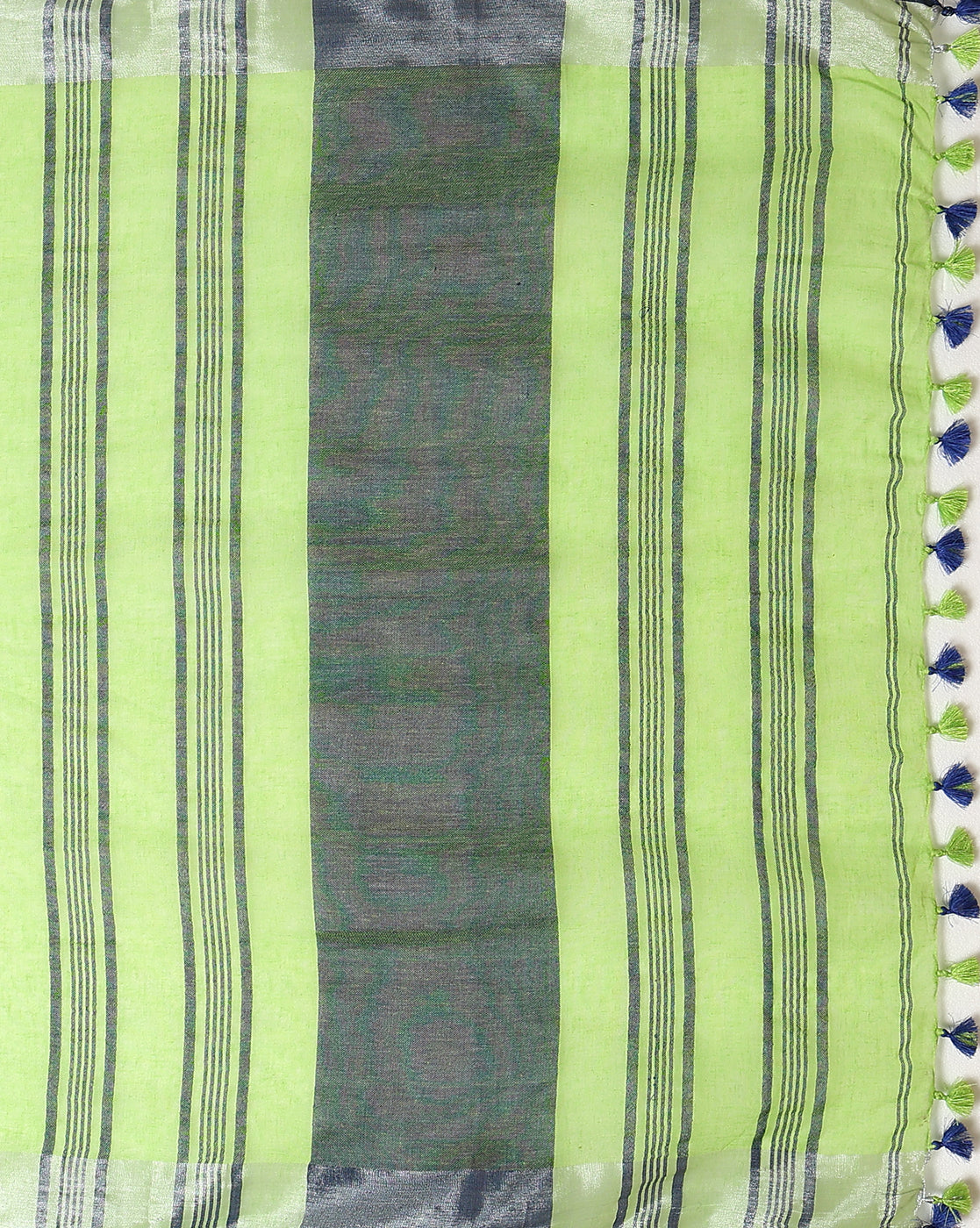 Illuminating Handwoven Pure Linen Green Saree