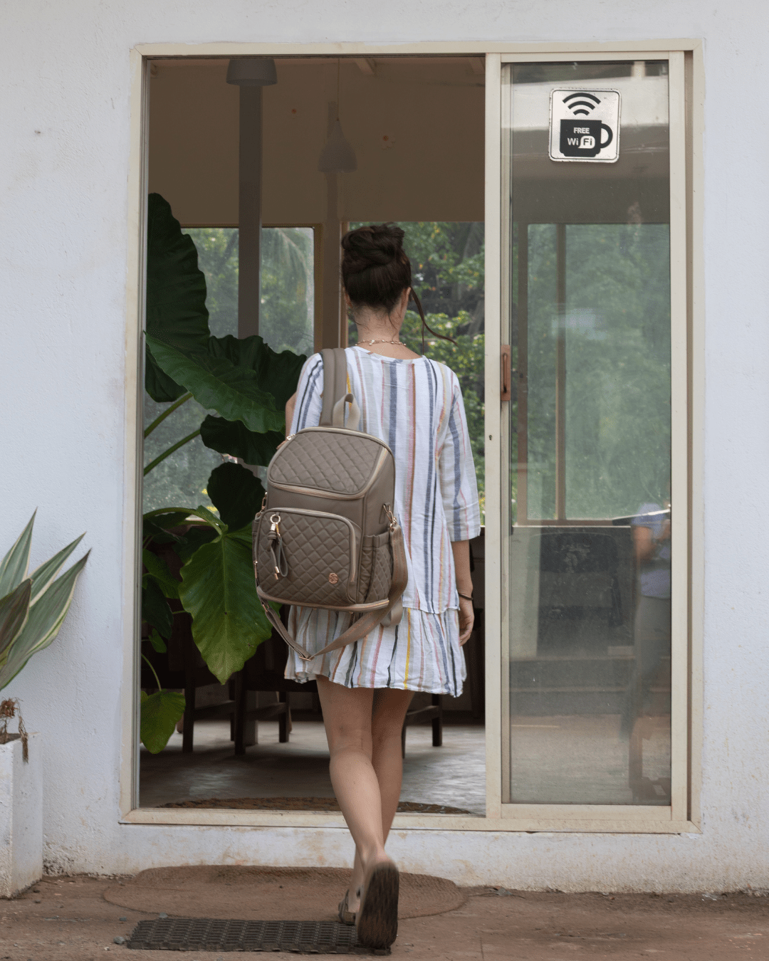 The Voyager Duo  Super Trooper & Mama Mia - Mocha