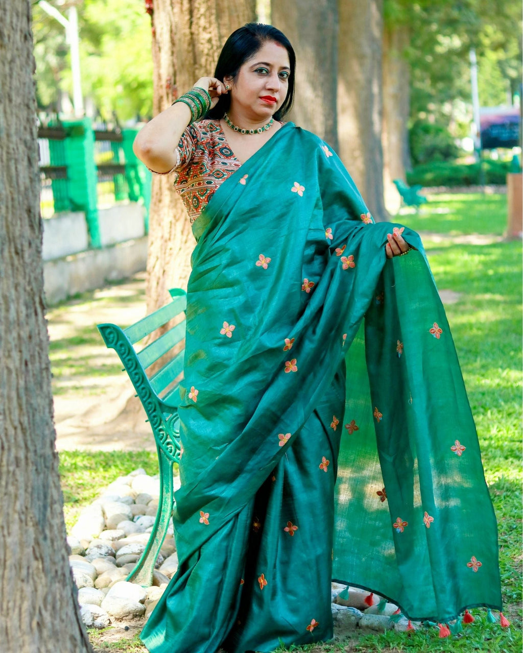 Tussar Silk Saree Online – Floral Buti Embroidery – Party Wear – Indiehaat