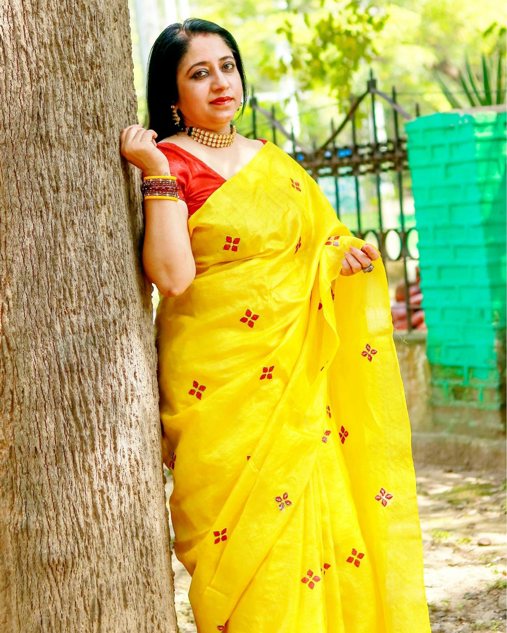 Tussar Silk Saree Online – Floral Buti Embroidery – Festive – Indiehaat