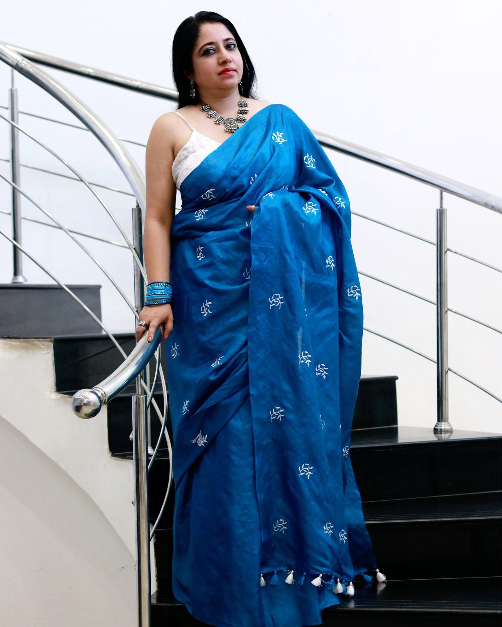Tussar Silk Saree Online – Floral Buti Embroidery – Elegant – Indiehaat