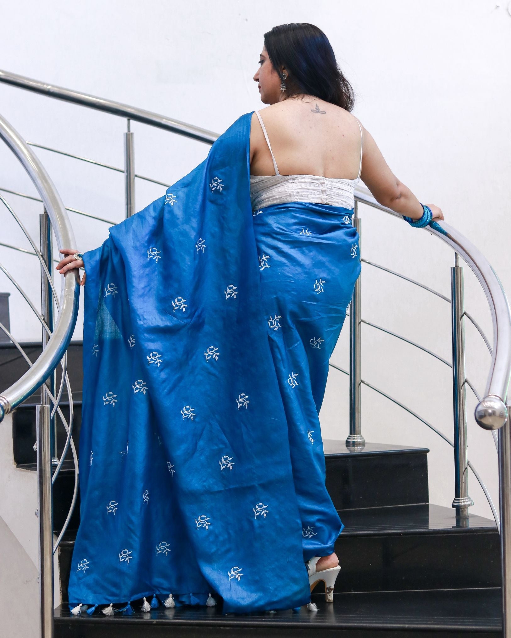 Tussar Silk Saree Online – Floral Buti Embroidery – Elegant – Indiehaat