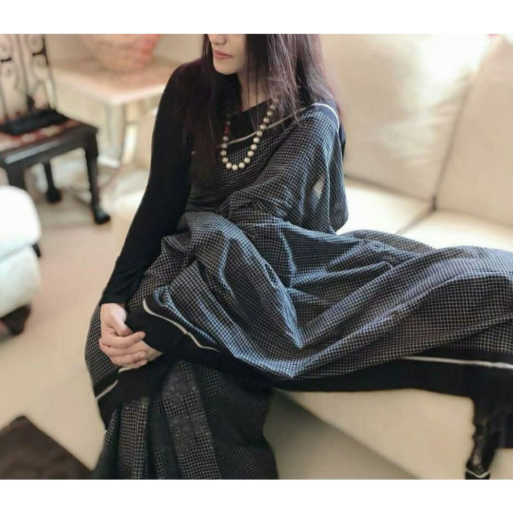 Patteda Anchu Handloom Mark Certified Pure Cotton Black Saree with Running Blouse-Indiehaat