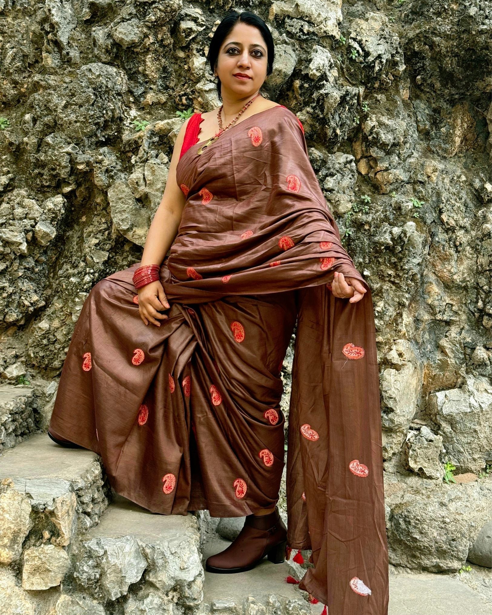 Tussar Silk Saree Online – Floral Buti Embroidery – Lightweight – Indiehaat