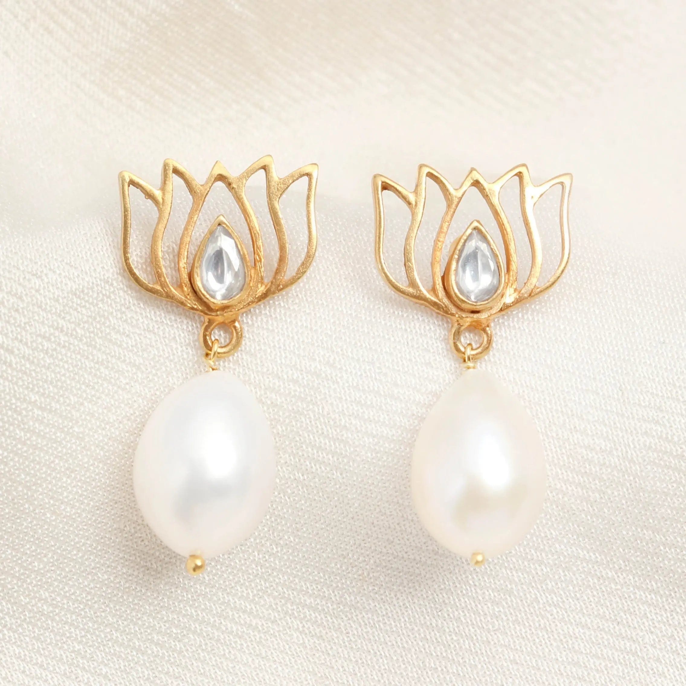 92.5 Sterling Silver Gold-Plated Pearl Drop Lotus Earrings