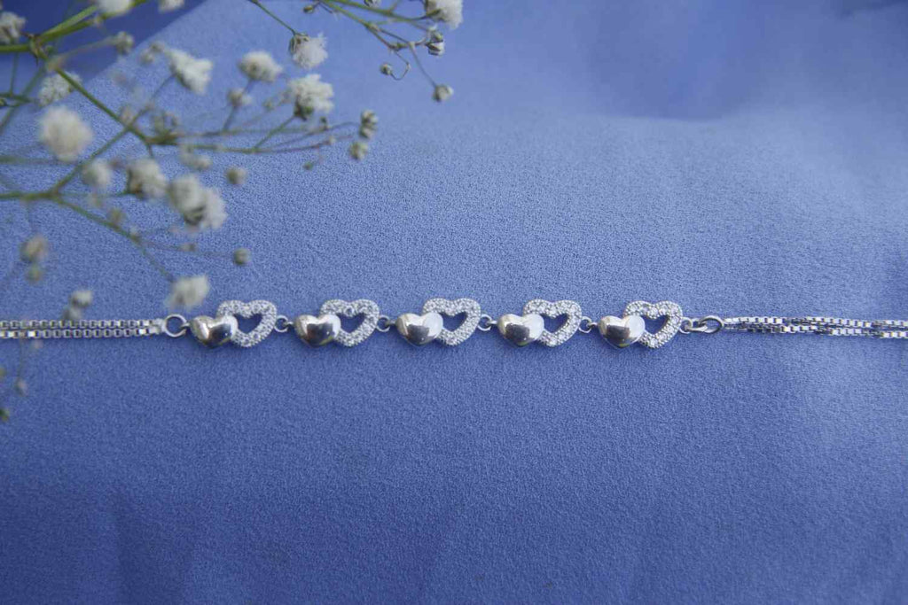 SILVER HEART BRACELET