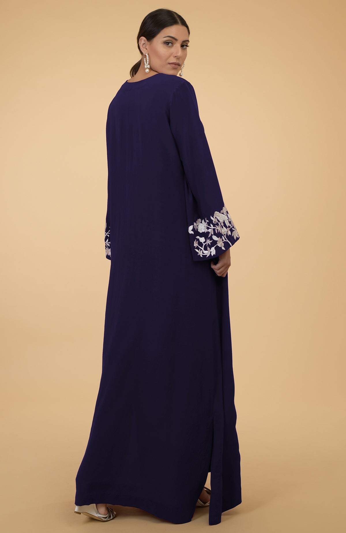 An eclipse blue floral and bird embroidered kaftan with a round neck.