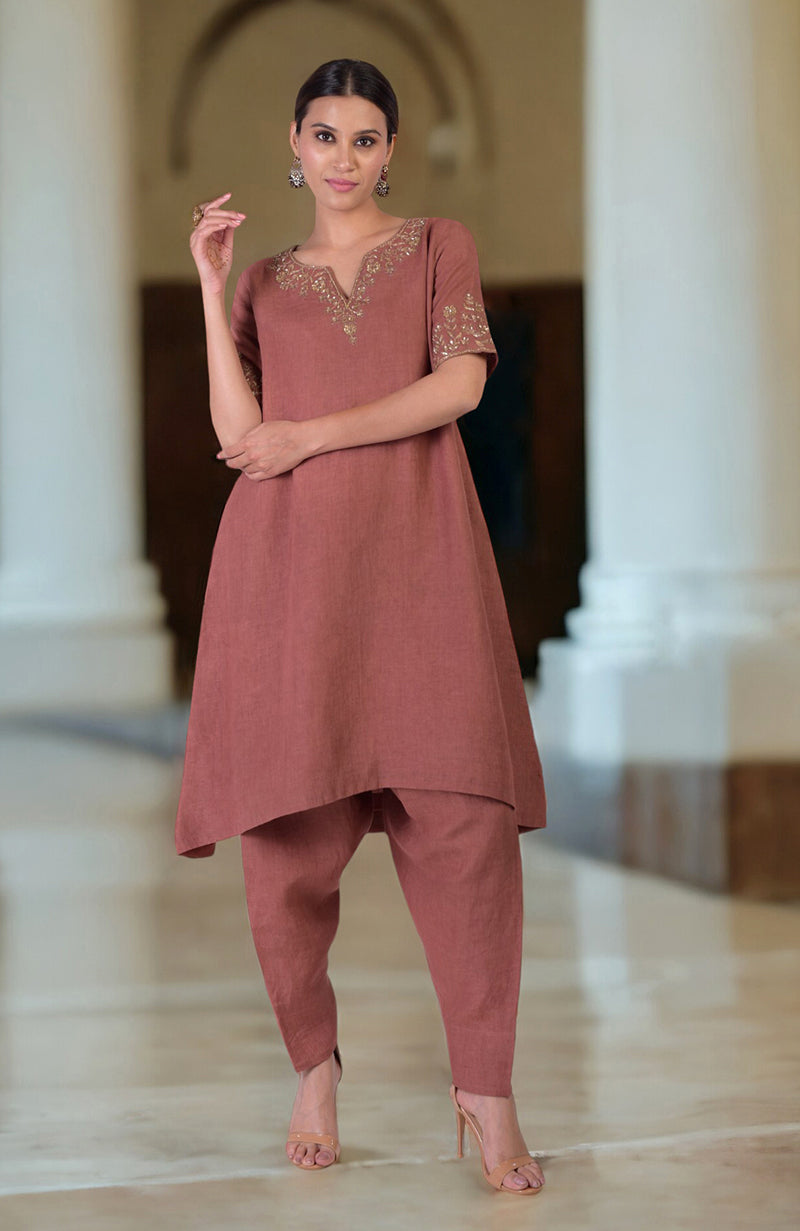 Chutney Marori embroidered linen kurta set with a high-low hem and slim salwar.