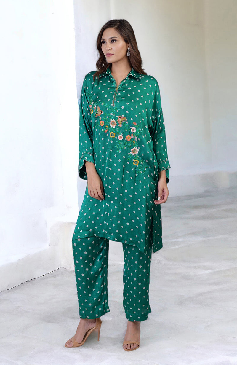 Emerald green handcrafted bandhej embroidered co-ord set with matching pants.