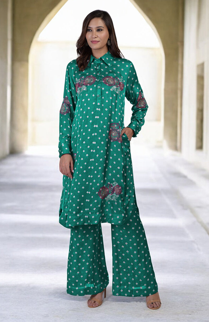 Emerald green handcrafted bandhej co-ord set with floral silk thread embroidery.