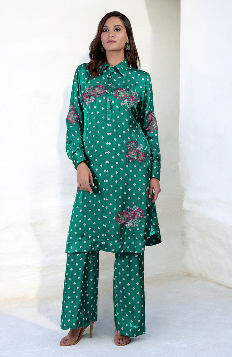 Emerald green handcrafted bandhej embroidered co-ord set with floral silk thread embroidery.
