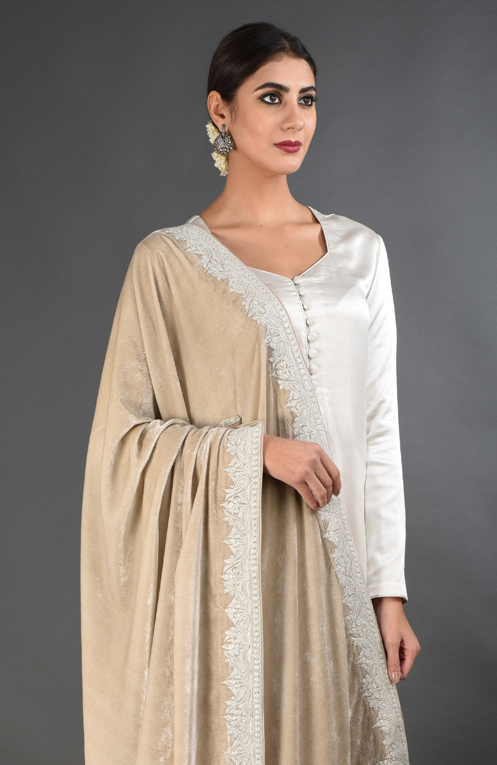 Beige silk velvet dupatta with silver Kashmiri tilla embroidery on borders and pallav