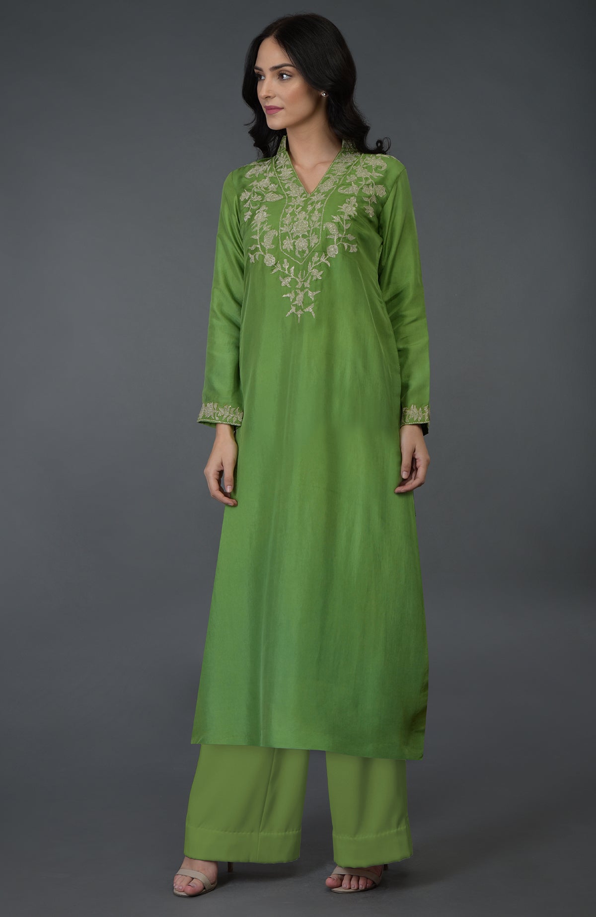 A woman models a Pepper Stem Kashmiri Tilla Embroidered Kurta Set.