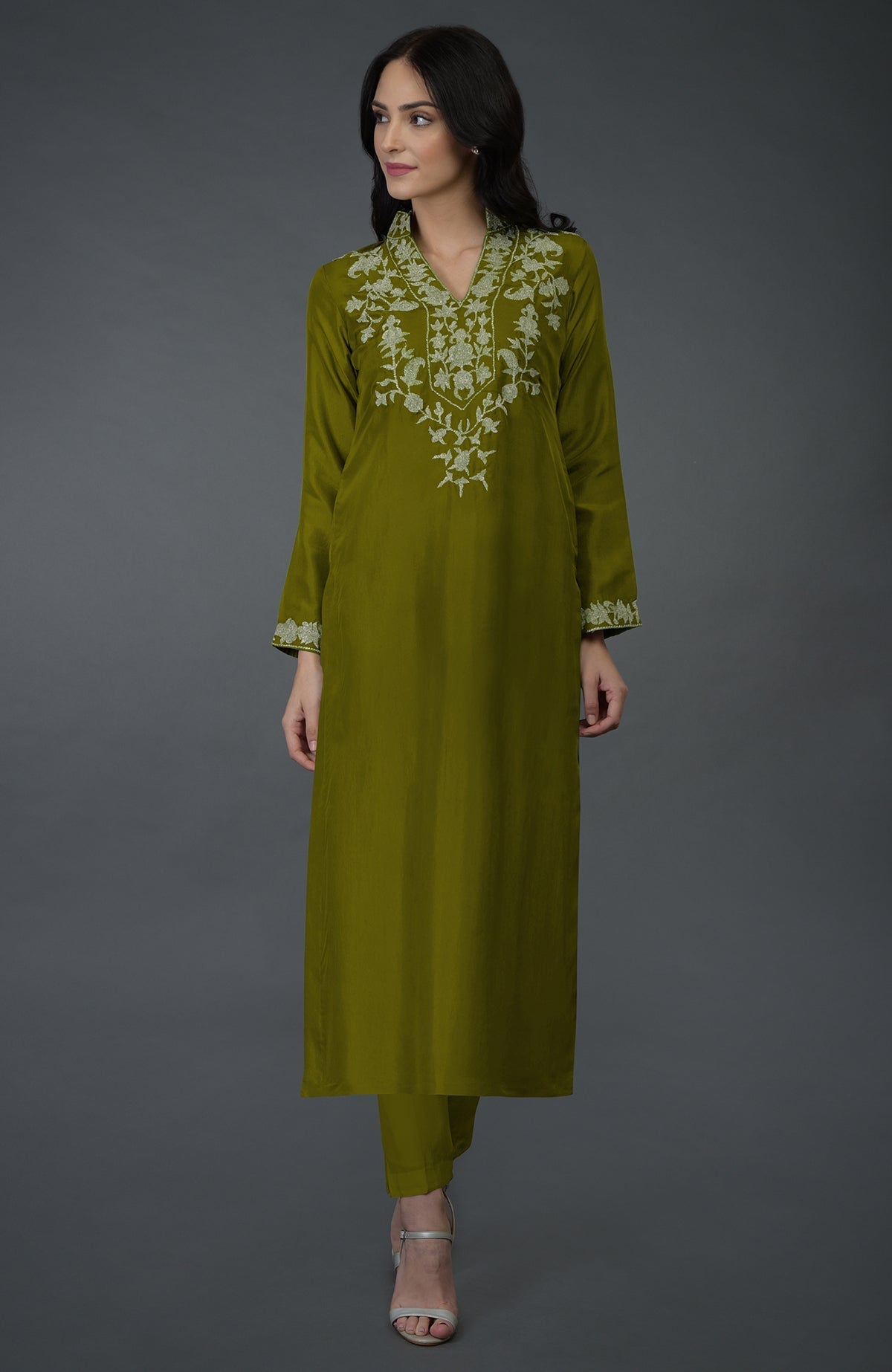 Olive Kashmiri Tilla embroidered kurta set with a V-neck and long sleeves.