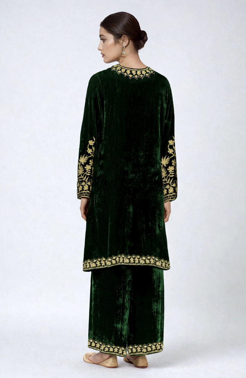Emerald green velvet kurta set with gold Kashmiri tilla aari embroidery.