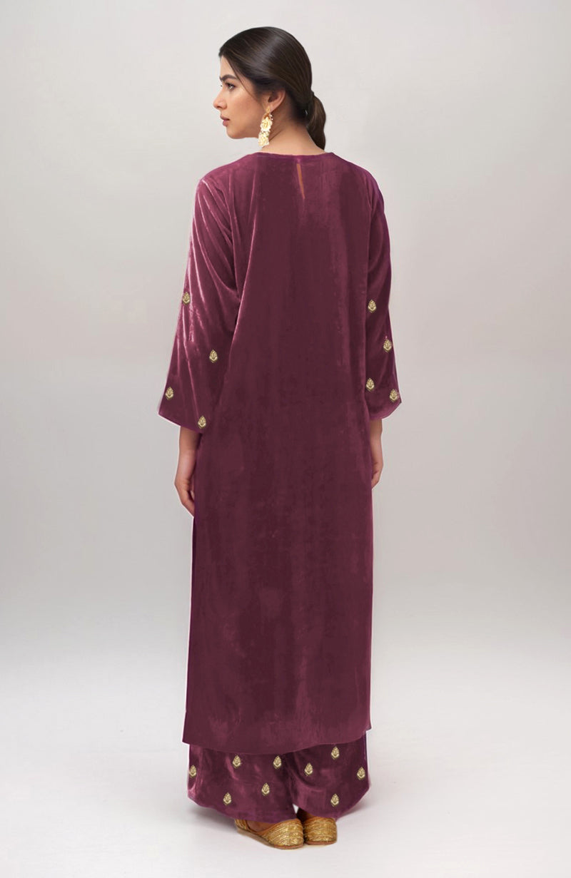 Hawthorne Rose Dabka Zardozi Hand Embroidered Kurta Set, back view.