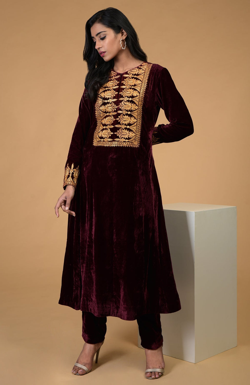 Rose maroon gold Kashmiri tilla embroidered kurta set.