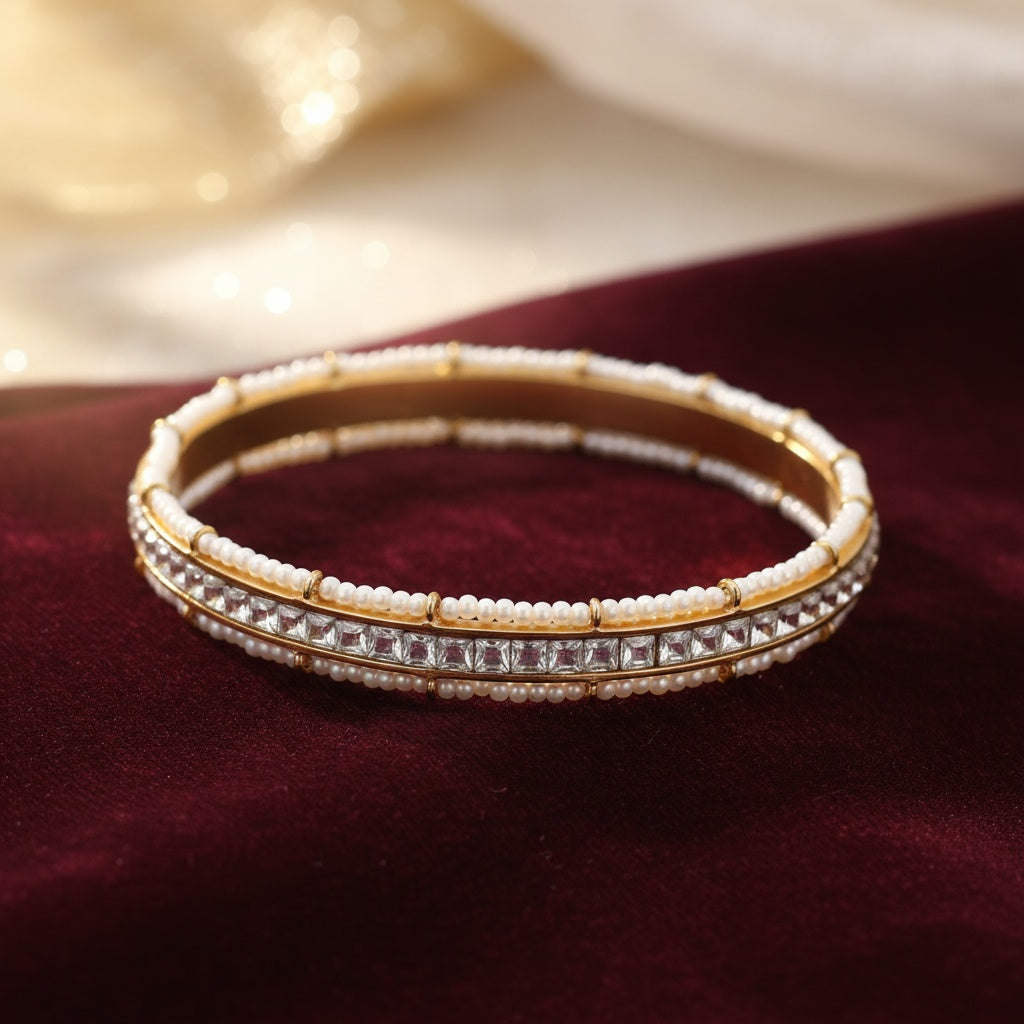 CLASSIQUE SILVER PEARL BANGLE