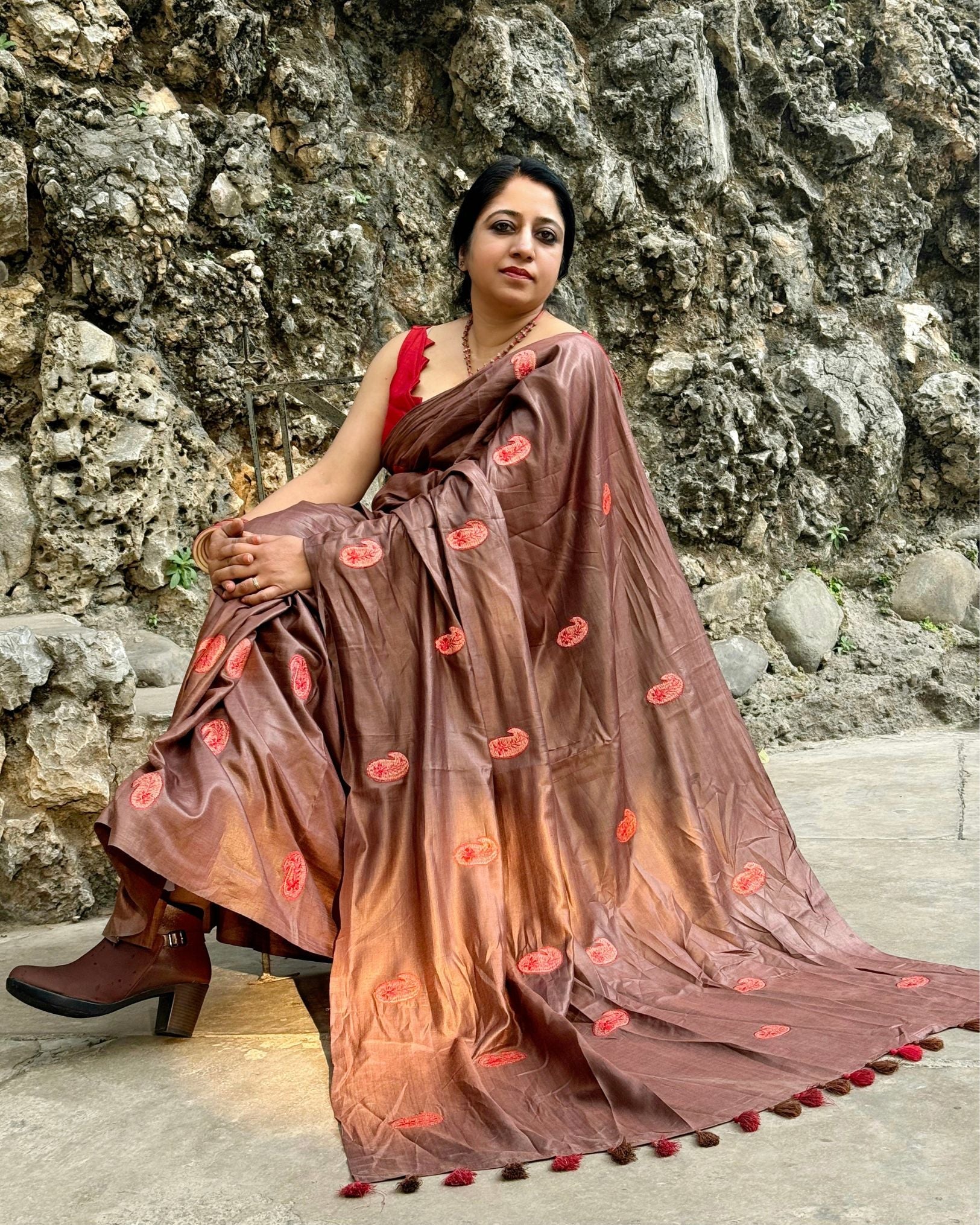 Tussar Silk Saree Online – Floral Buti Embroidery – Lightweight – Indiehaat