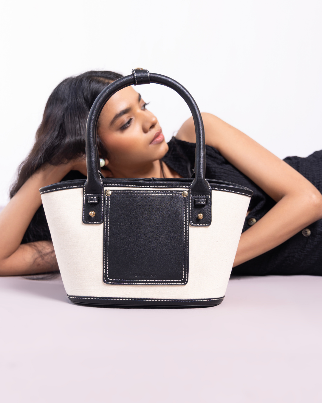 The Tori Canvas Black Color